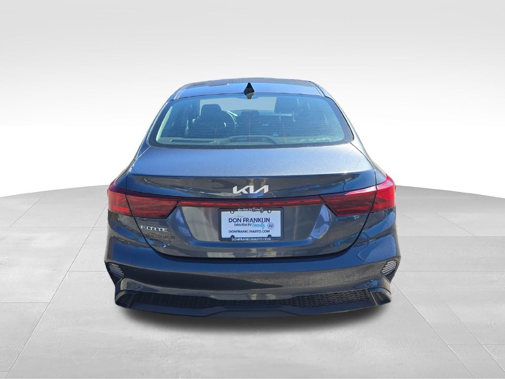 Used 2024 Gray Kia LXS image 4