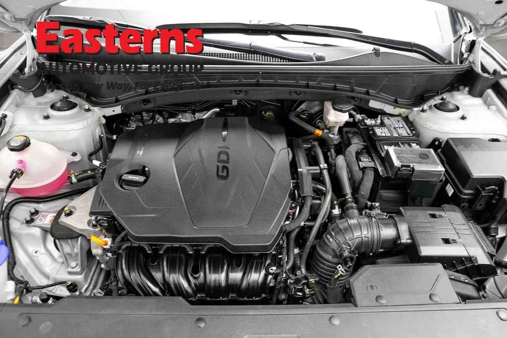Used 2023 Silver Hyundai SEL image 7