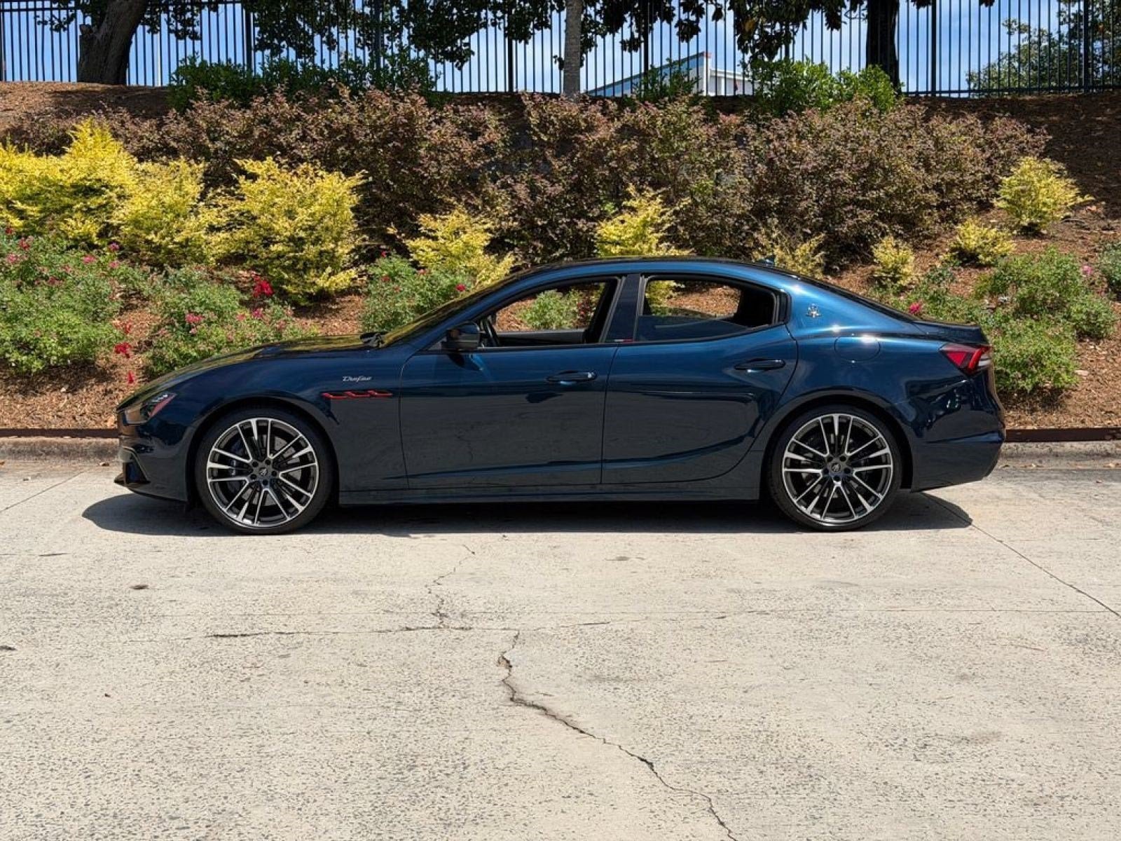Used 2021 Blue Maserati Trofeo image 7
