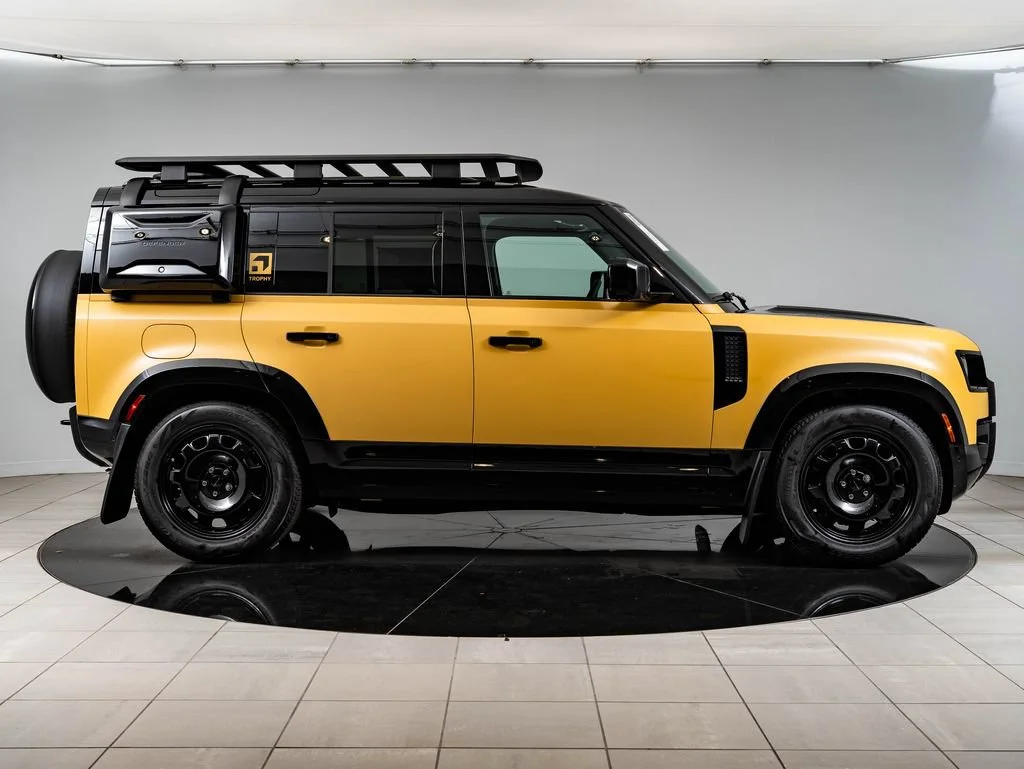 New 2026 Deep Sandglow Yellow Land Rover Trophy Edition Deep Sandglow image 9