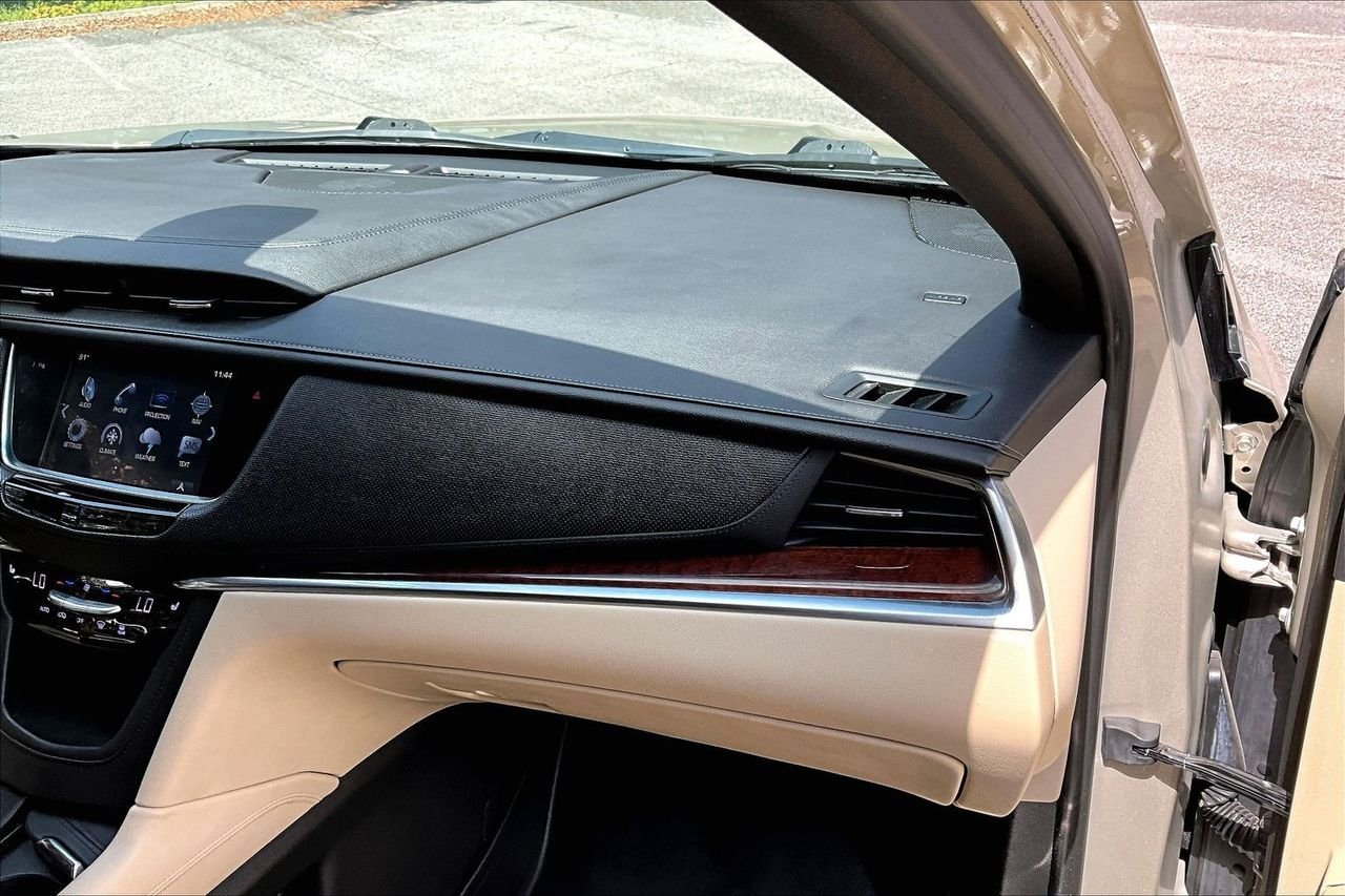 Used 2017 Silver Cadillac Luxury image 23