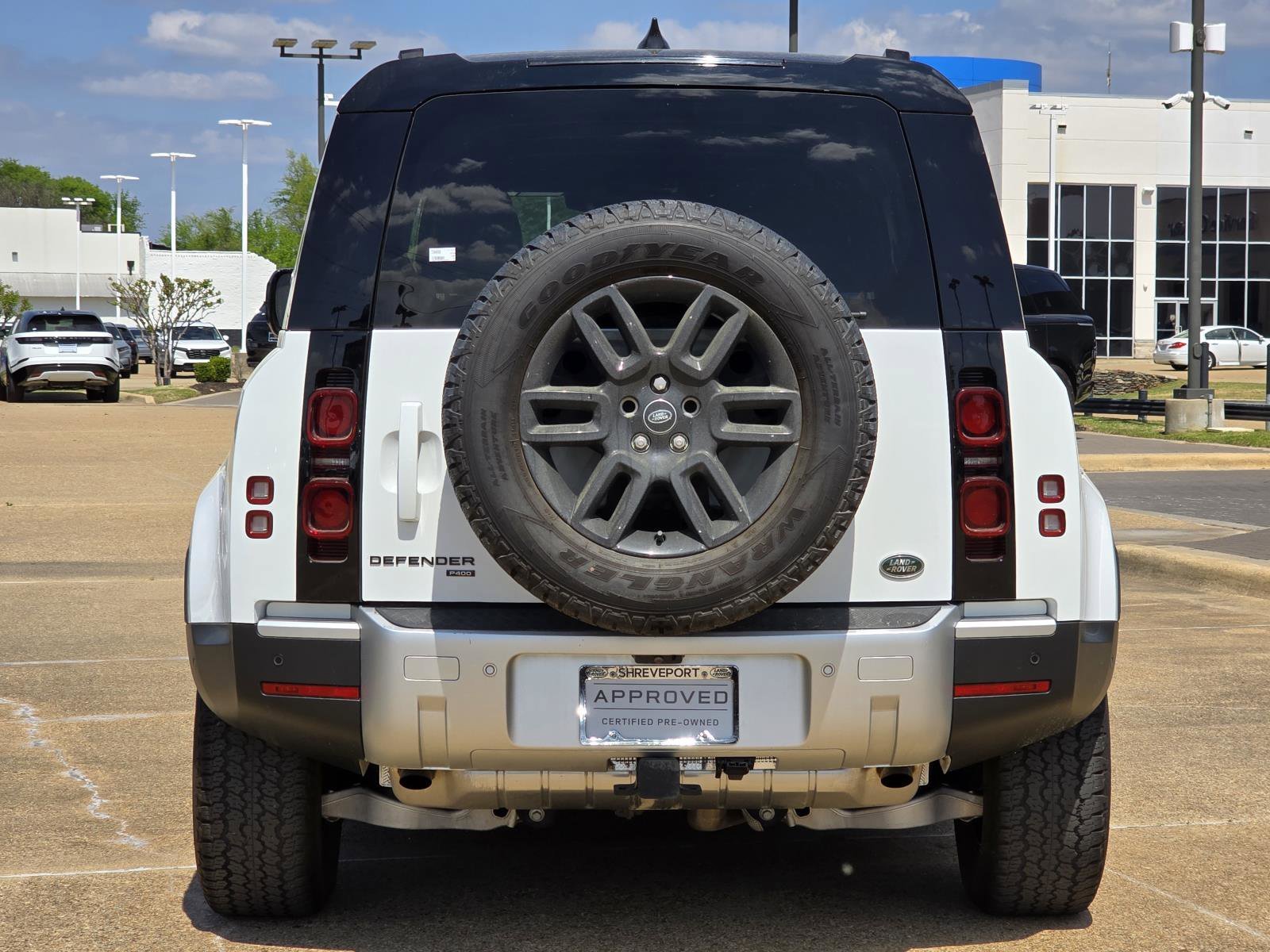 Used 2023 Fuji White Land Rover SE image 5