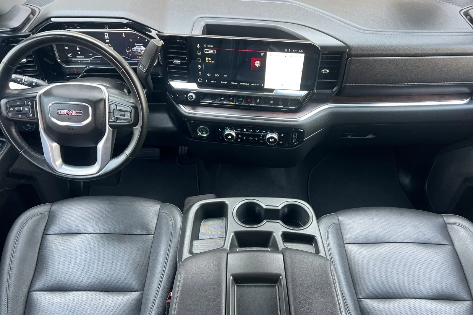 Used 2024 Downpour Metallic GMC SLT image 13