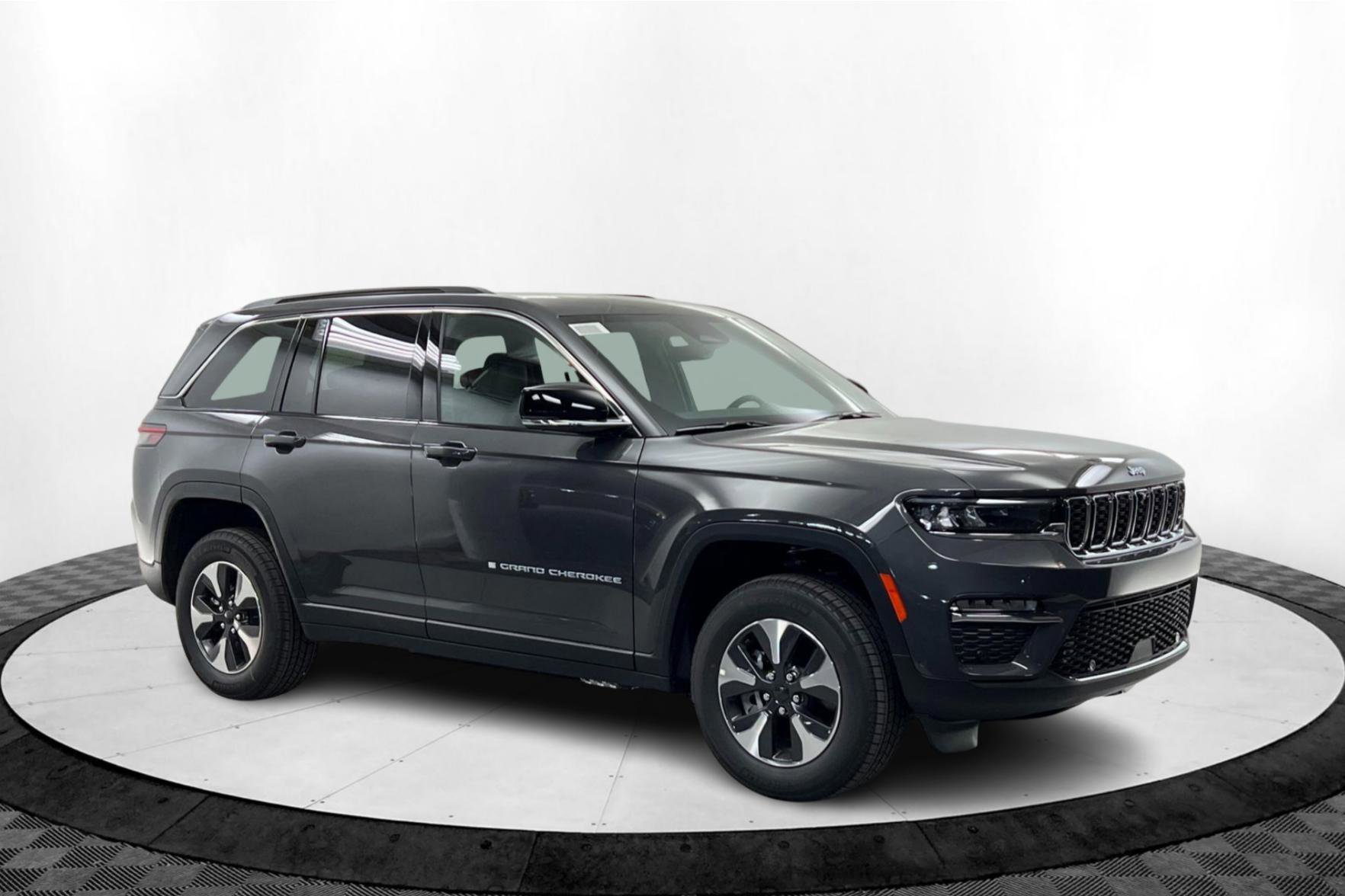 New 2024 Baltic Gray Metallic Clear-Coat Exterior Paint Jeep Base 4xe image 8