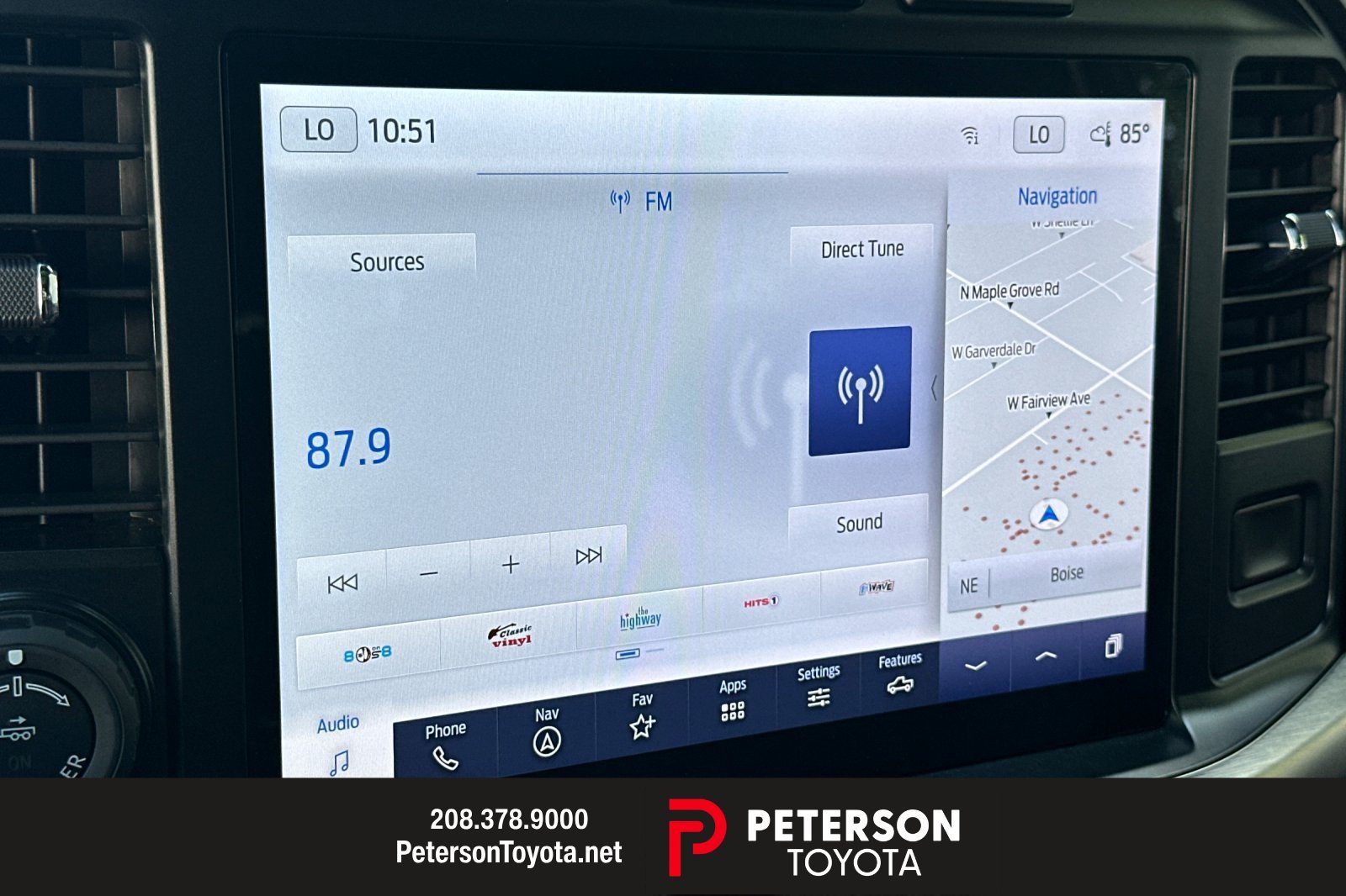 Used 2023  Ford Lariat image 16