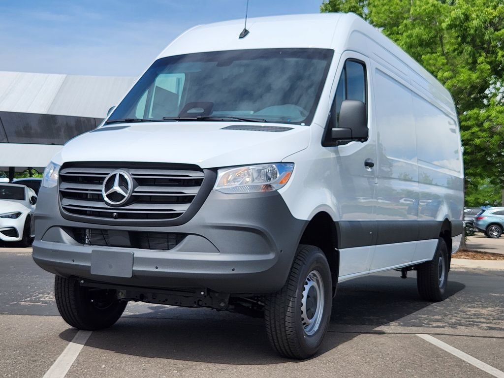 New 2026 ARCTIC WHITE Mercedes-Benz CARGO image 4