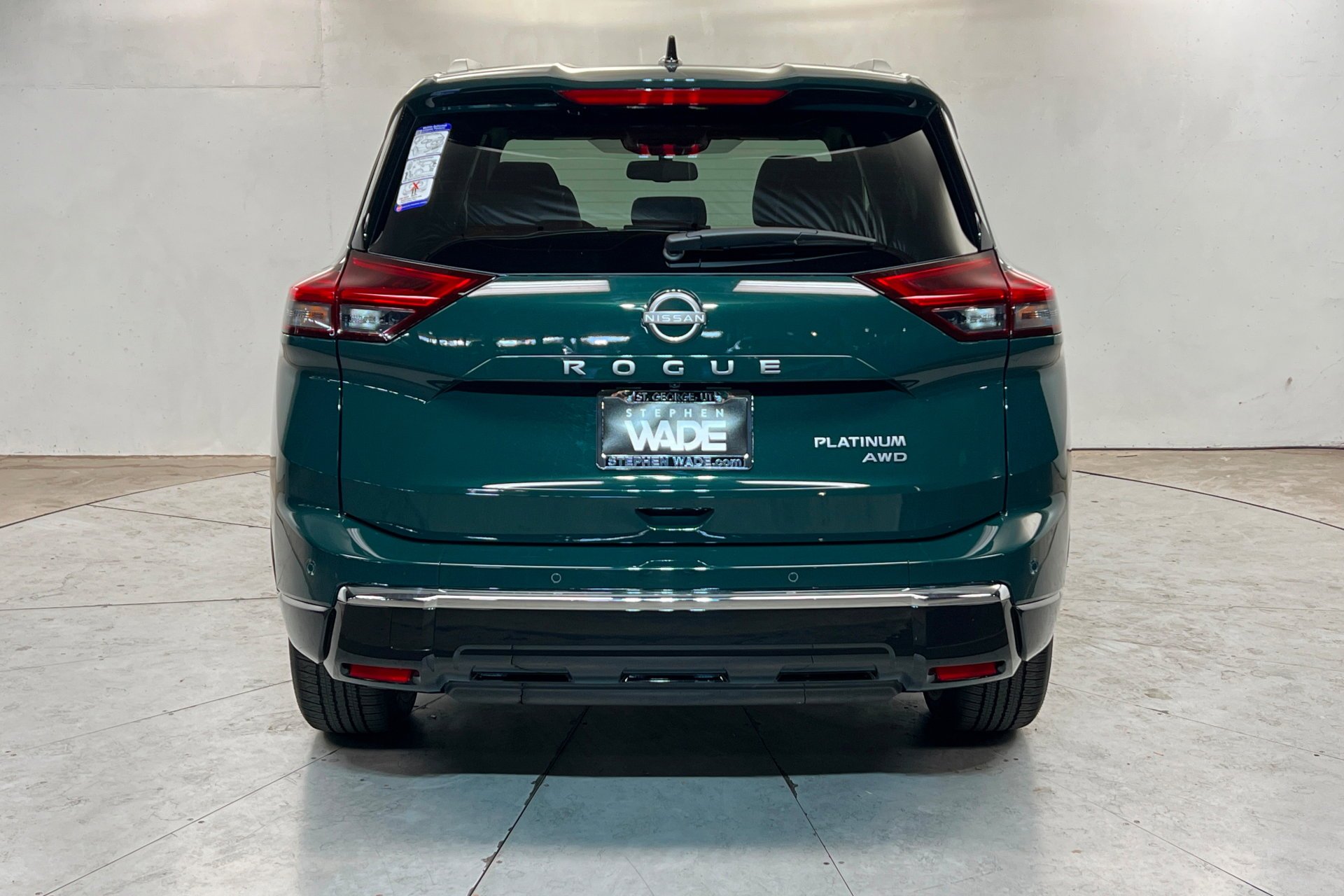 New 2026 Obsidian Green Pearl Nissan Platinum image 5