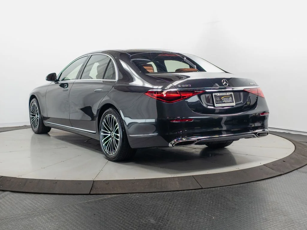 Certified Used 2024 Graphite Gray Metallic Mercedes-Benz S 580 image 33