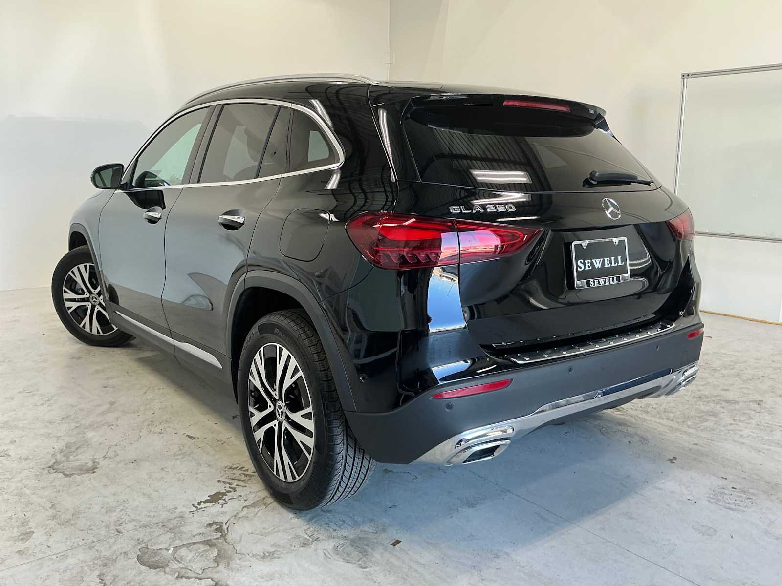 Certified Used 2026 Night Black Mercedes-Benz GLA 250 image 6