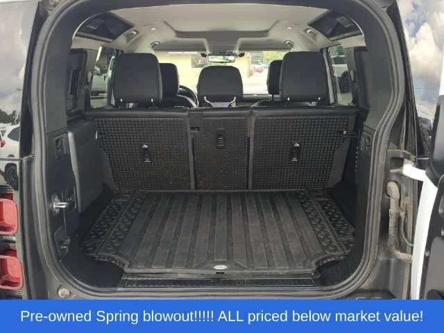Used 2020  Land Rover SE image 42