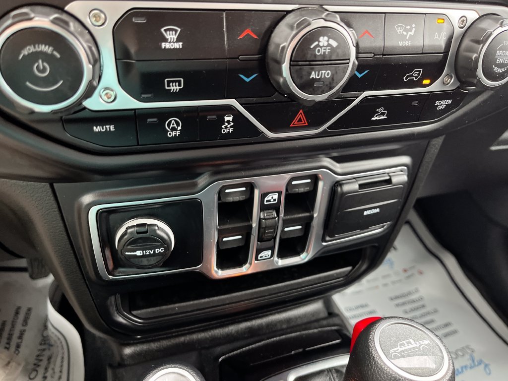 Used 2023 White Jeep Willys image 21