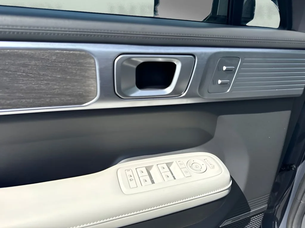 Used 2025 Gray Hyundai Calligraphy image 19