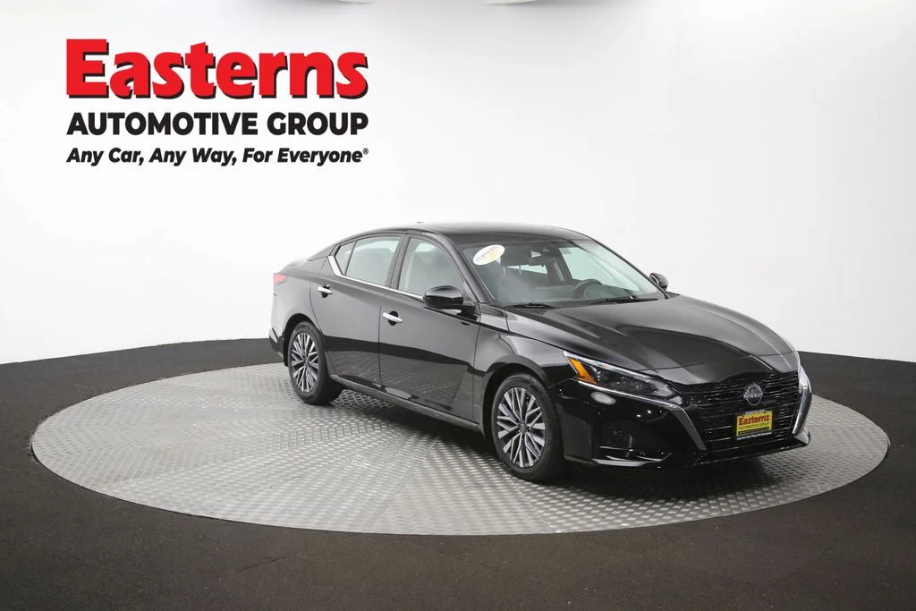 Used 2023 Black Nissan 2.5 SV image 50