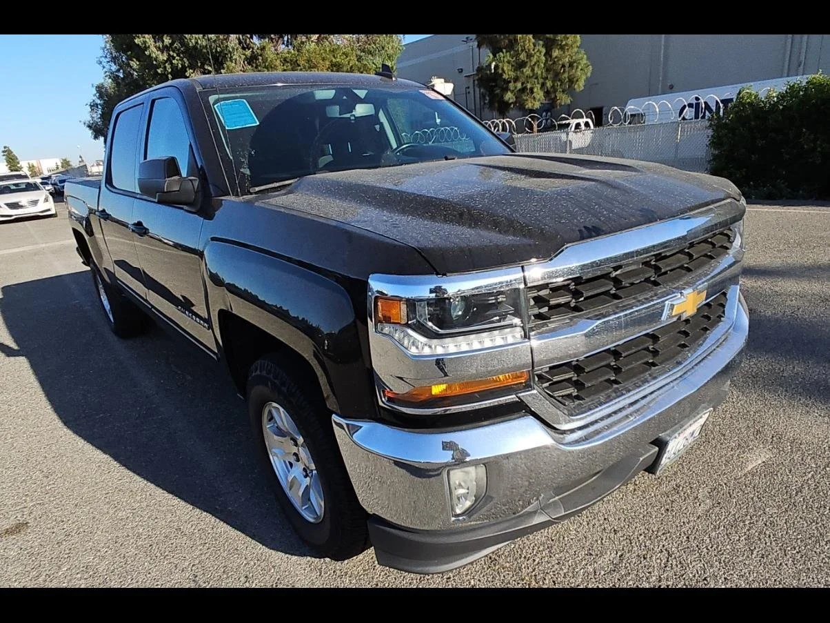 Used 2018 BLACK Chevrolet LT image 8
