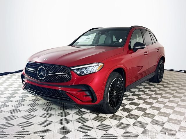 New 2026 MANUFAKTUR Patagonia Red Metallic Mercedes-Benz GLC 300 image 3