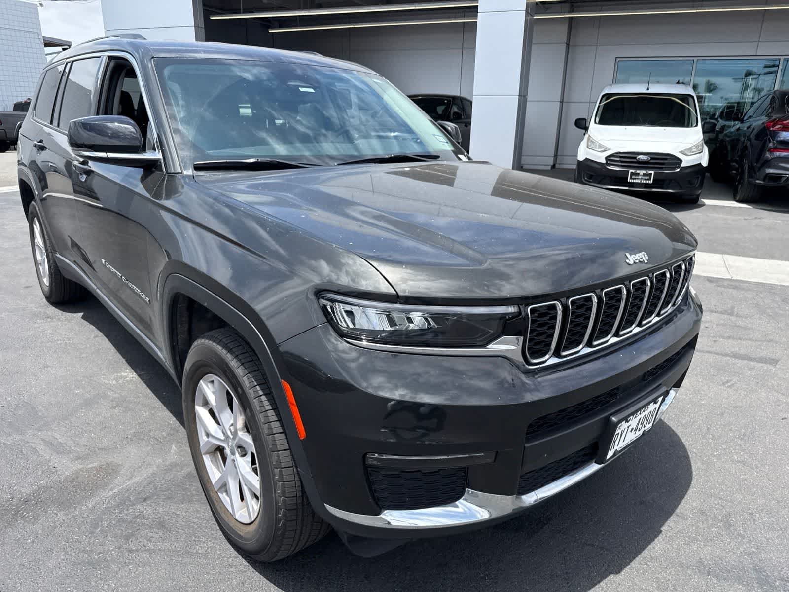 Used 2022 Rocky Mountain Pearlcoat Jeep Limited image 8