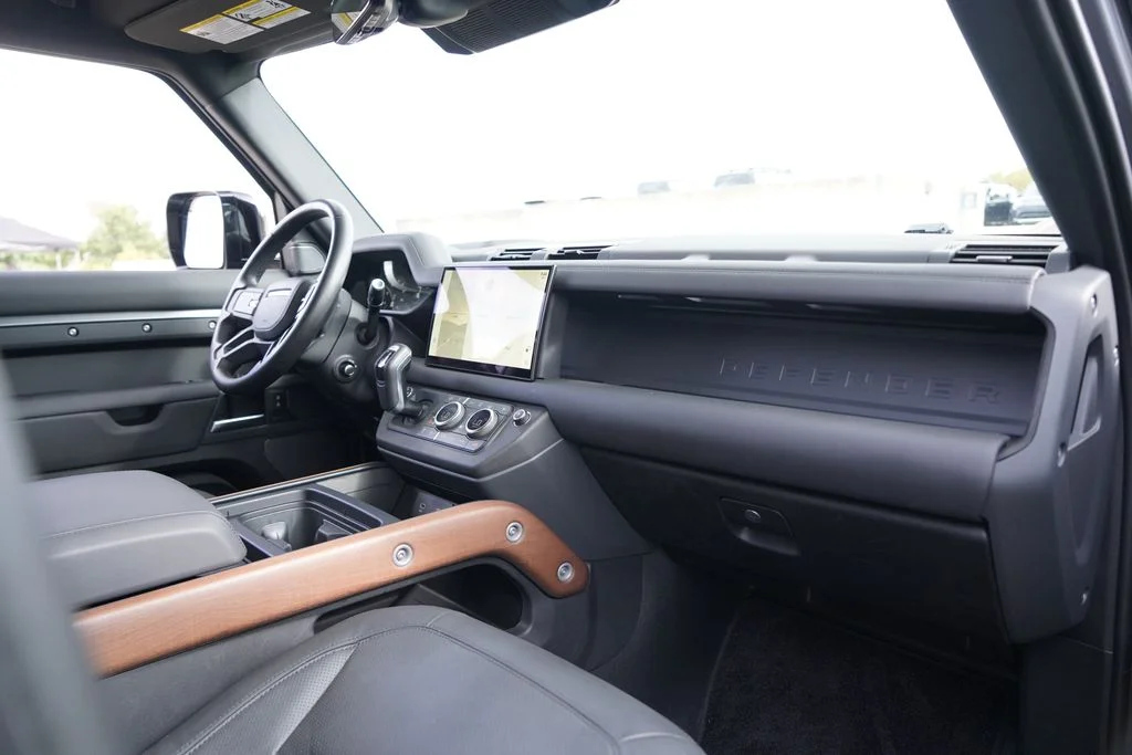 Used 2023 Gray Land Rover X image 20