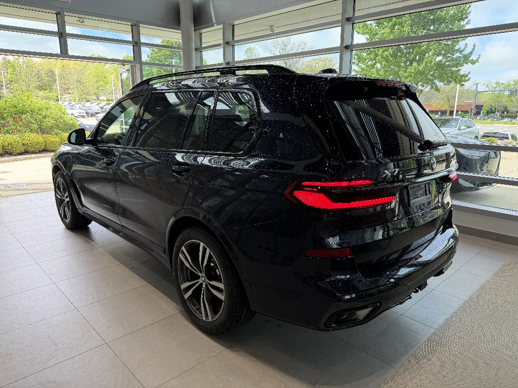 New 2027 Carbon Black Metallic BMW xDrive40i image 4