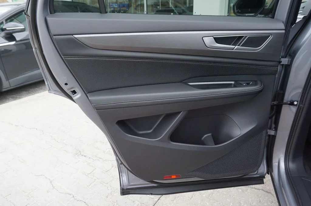 New 2026 Silver Volkswagen 2.0T SE image 26