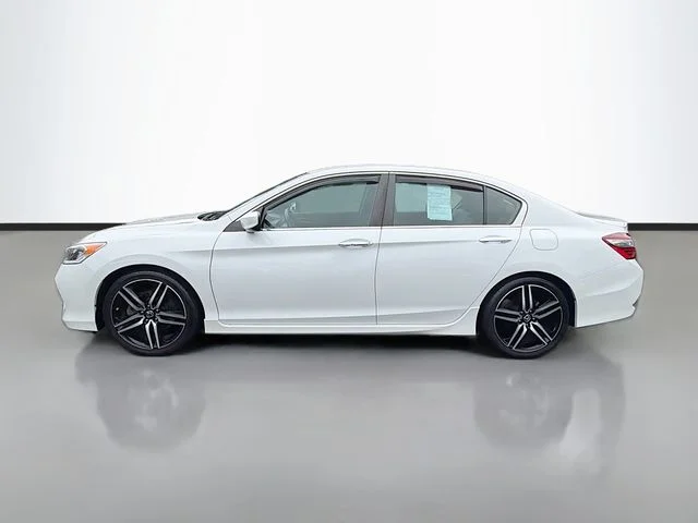 Used 2017  Honda Sport Special Edition image 4