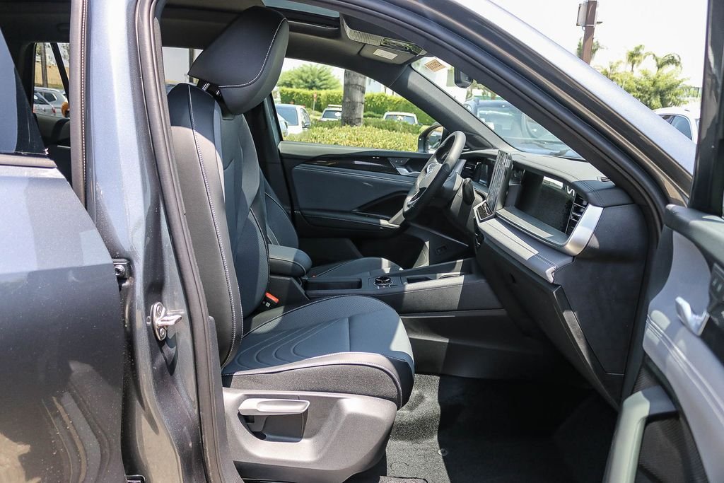 New 2026 Gray Volkswagen 2.0T SE R-Line Black image 18