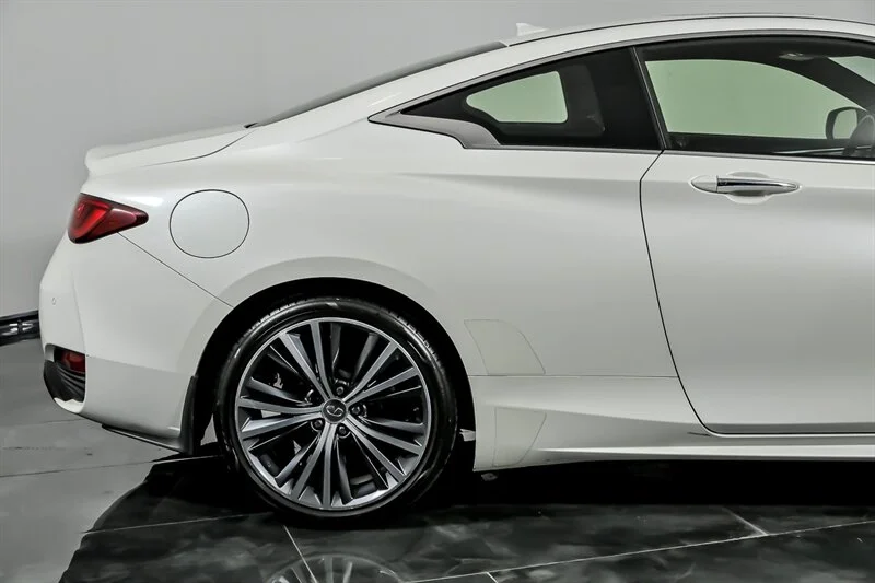 Used 2018 Pure White INFINITI 2.0T Luxe image 11