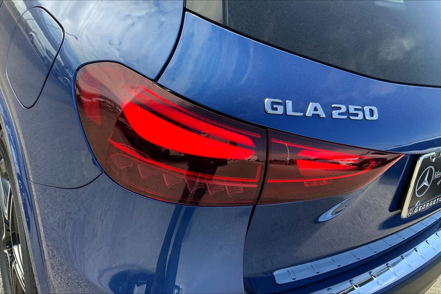 Used 2025 Starling Blue Metallic Mercedes-Benz GLA 250 image 7