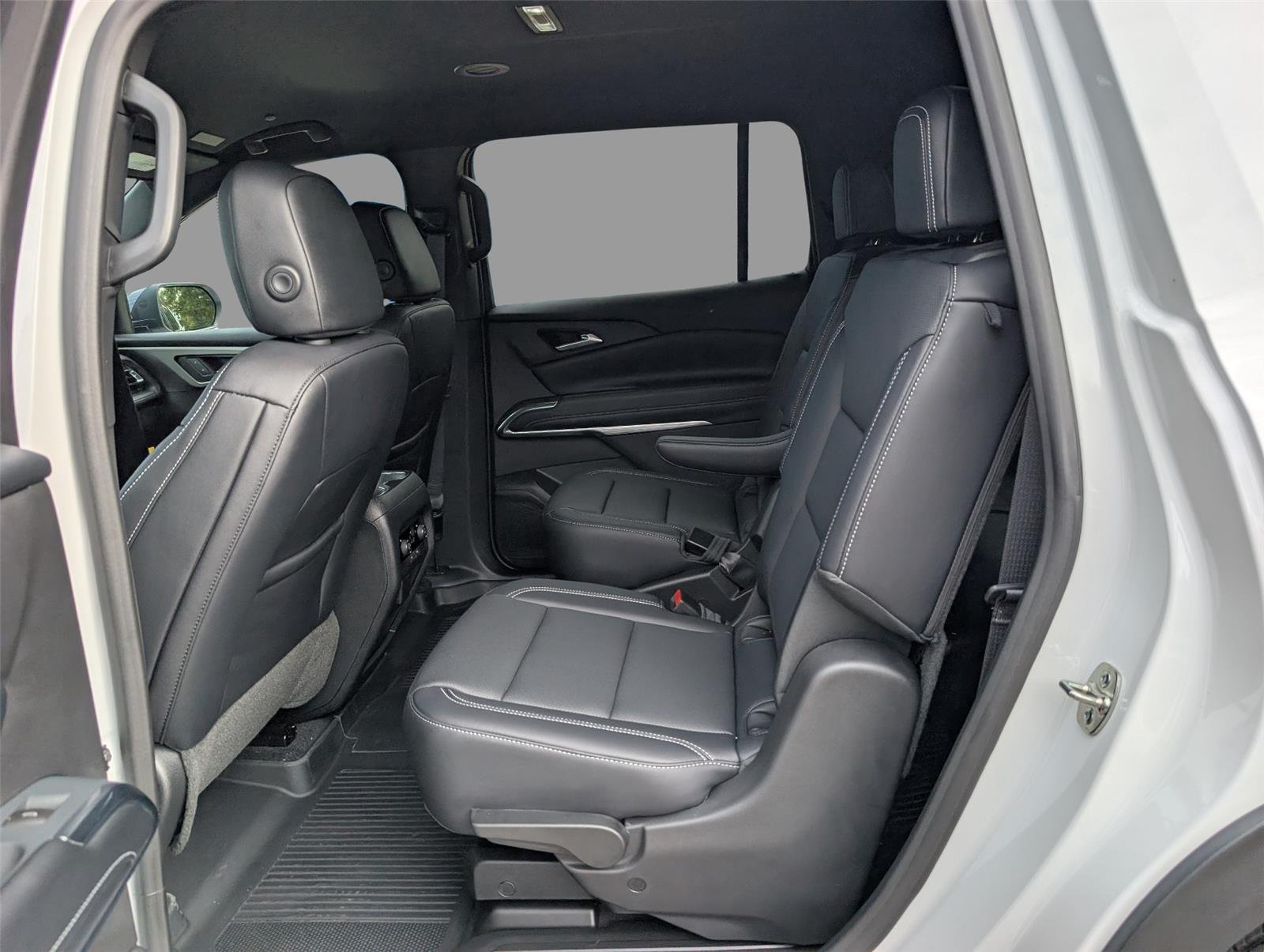 New 2027 Summit White Chevrolet LT image 31