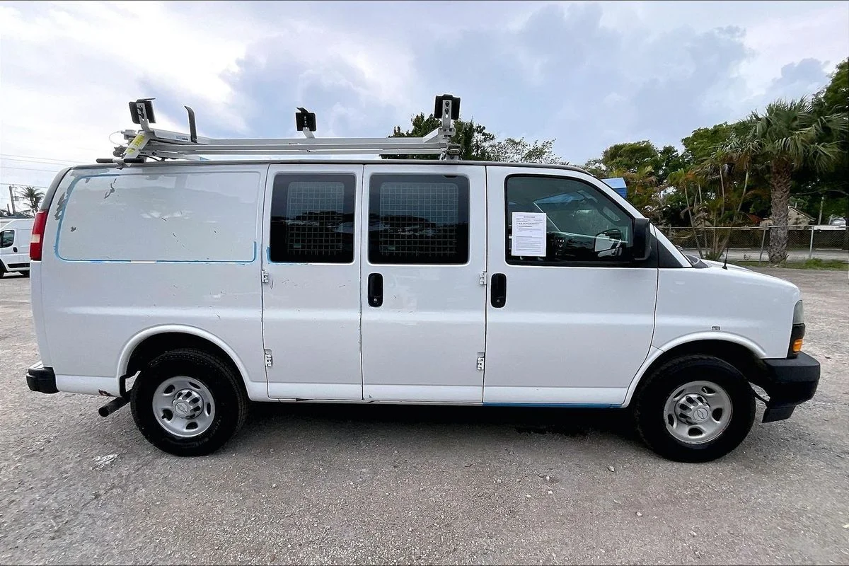 Used 2018  Chevrolet Work Van image 16