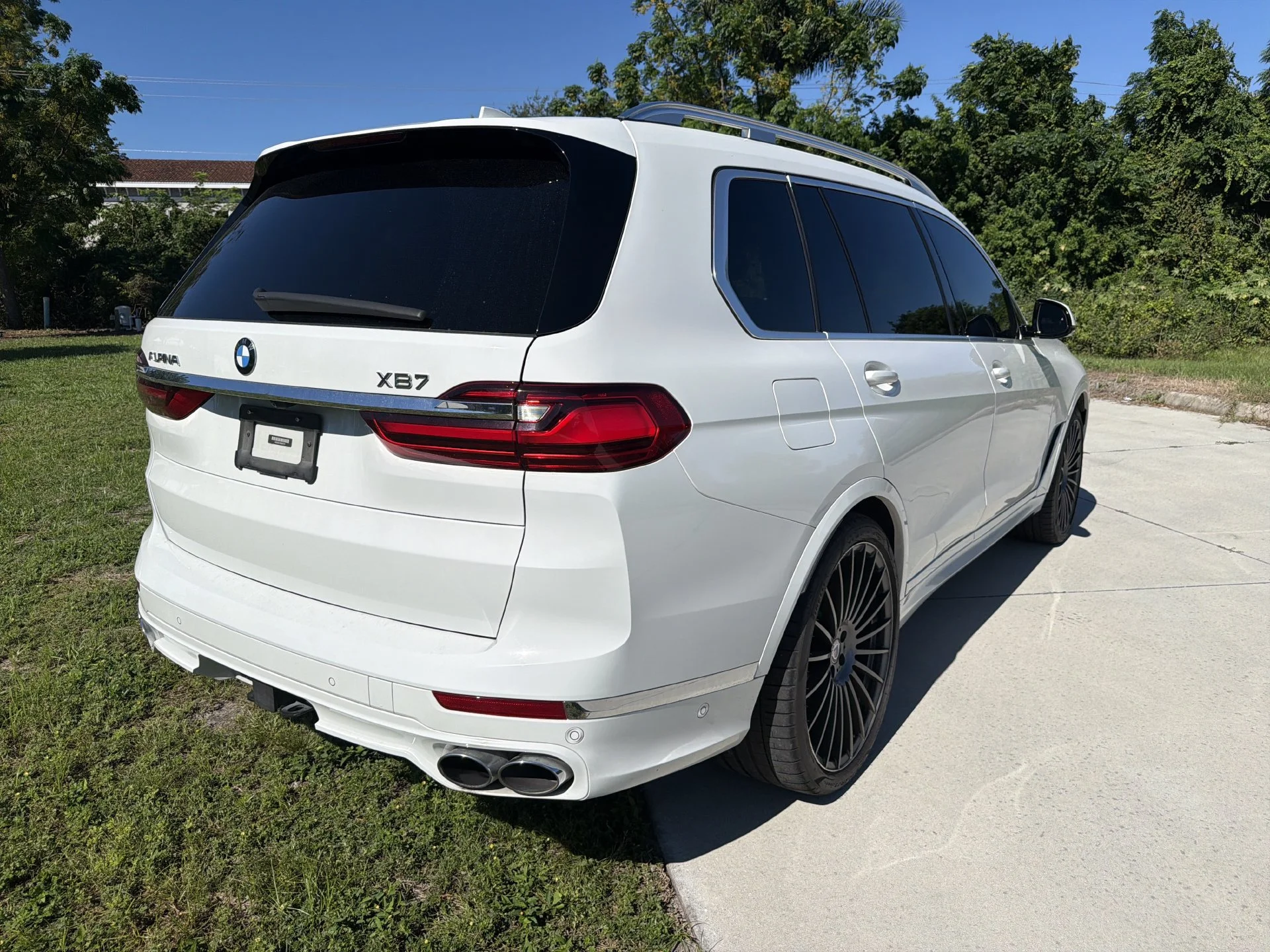 Used 2021 White BMW ALPINA XB7 image 4