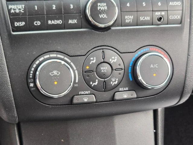 Used 2009 White Nissan 2.5 S image 28