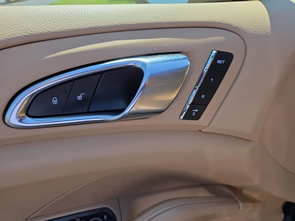 Used 2014 Black Porsche Base image 9