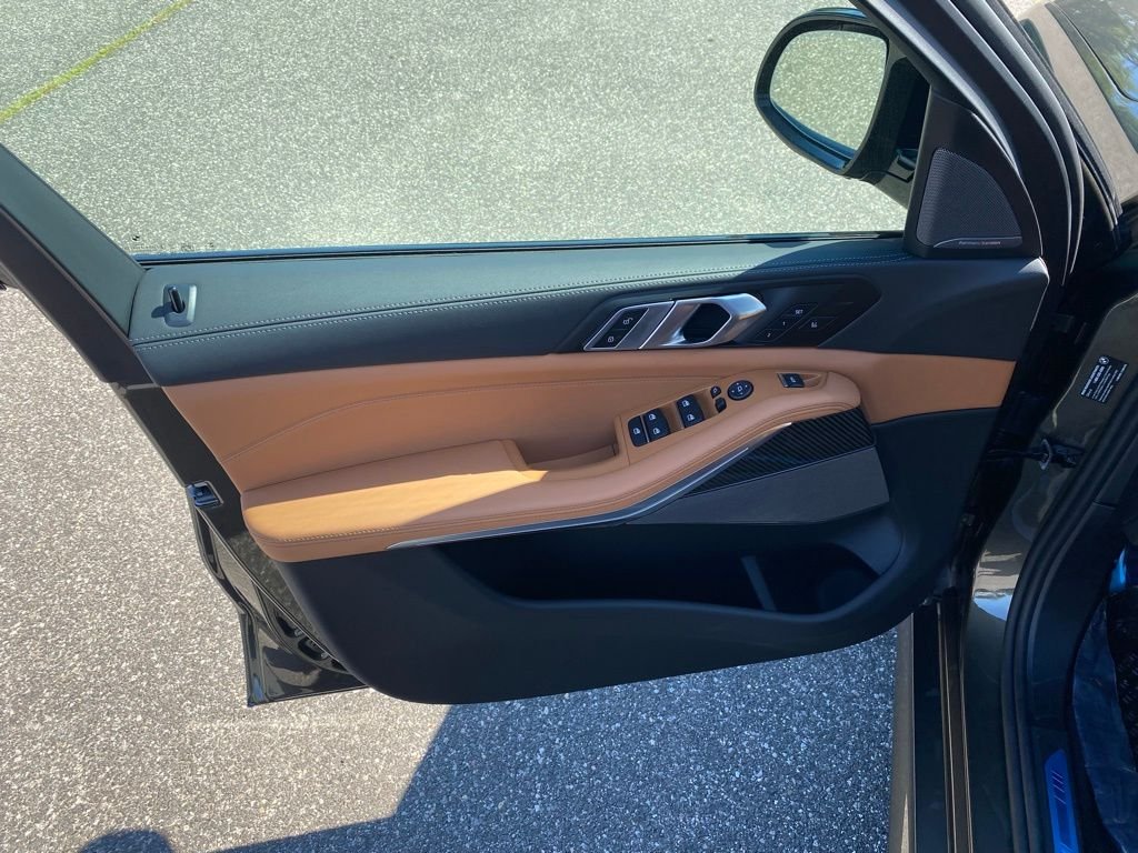 2026 BMW X5 M60i - Photo 14