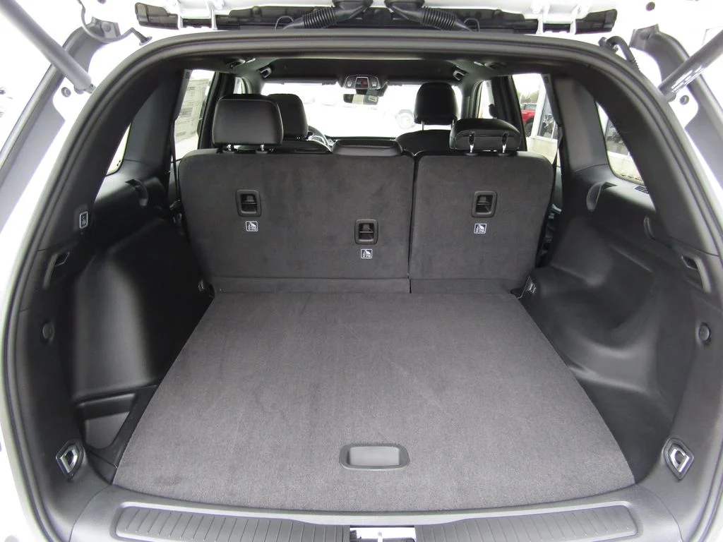 New 2026 Bright White Clearcoat Jeep Altitude image 30