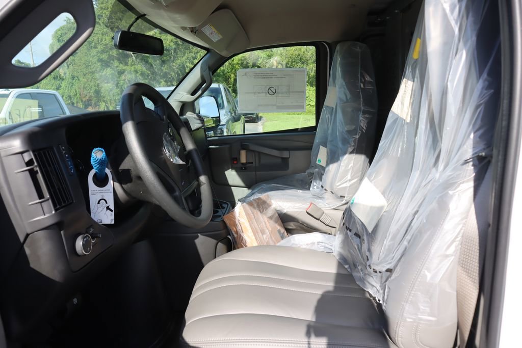 2025 GMC Savana Cargo Work Van - Photo 15