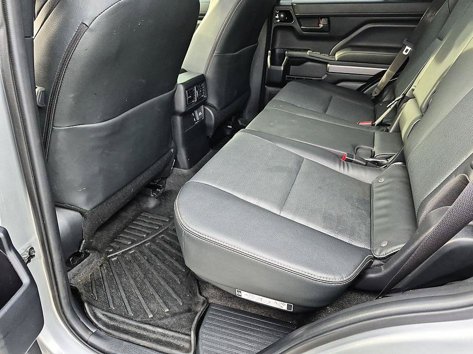 Used 2025 Cutting Edge Toyota SR5 image 30