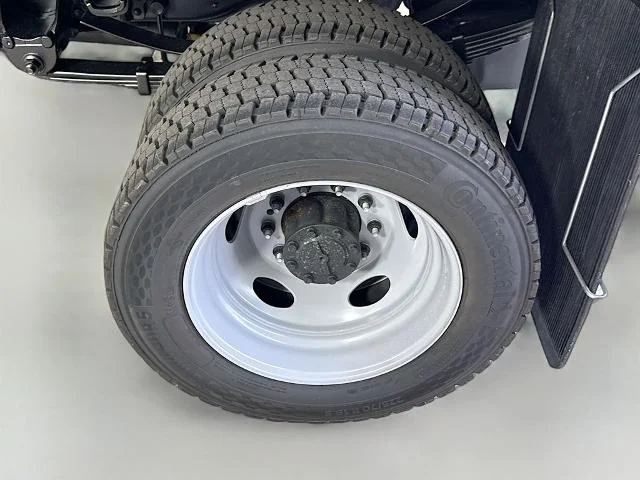 New 2025 Oxford White Ford F-450® XL image 61