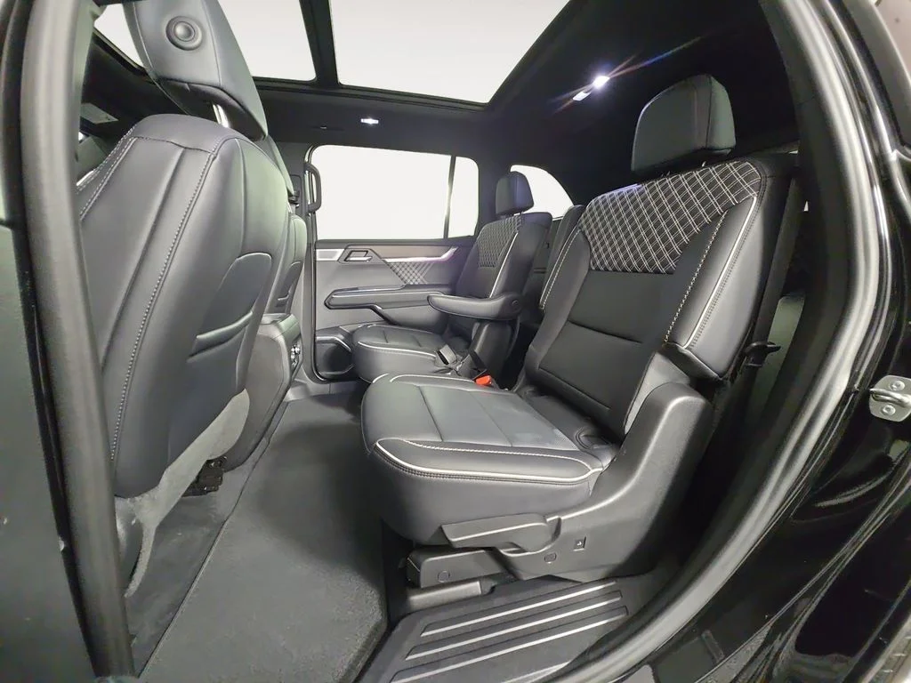 Used 2024 Black GMC Denali image 19