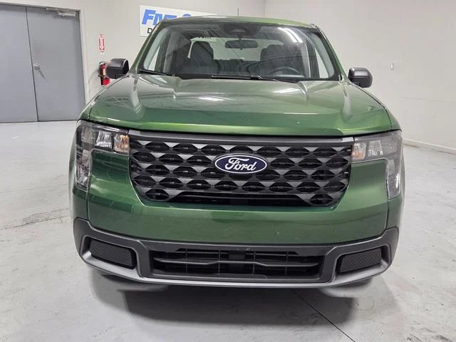 Used 2025 Green Ford XLT image 2