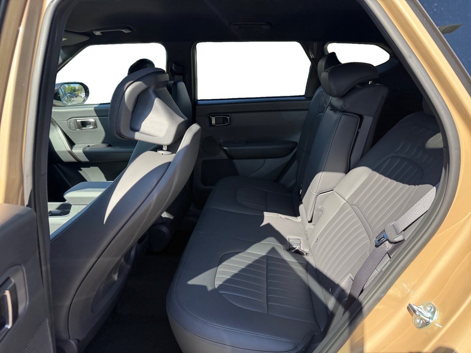 New 2027 Terrain Brown / Black Roof Kia X-Line S image 16