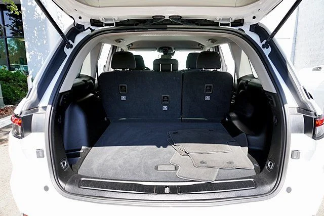 Used 2023 White Jeep Laredo image 13