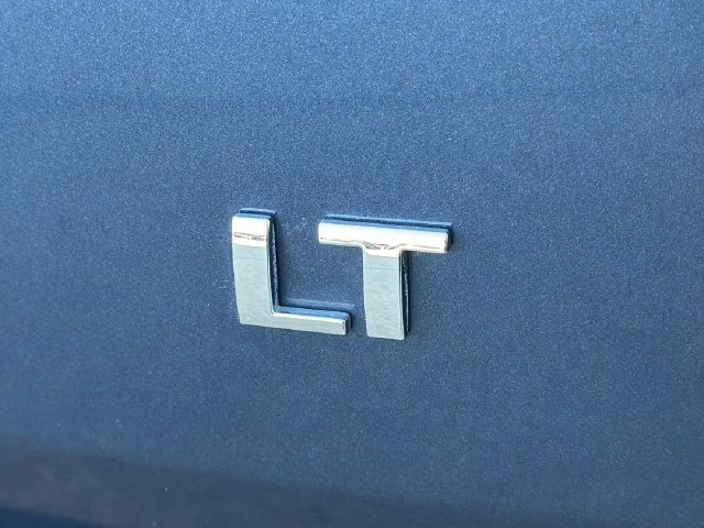 Used 2023 NORTHSKY BLUE METALLIC Chevrolet LT Cloth image 33