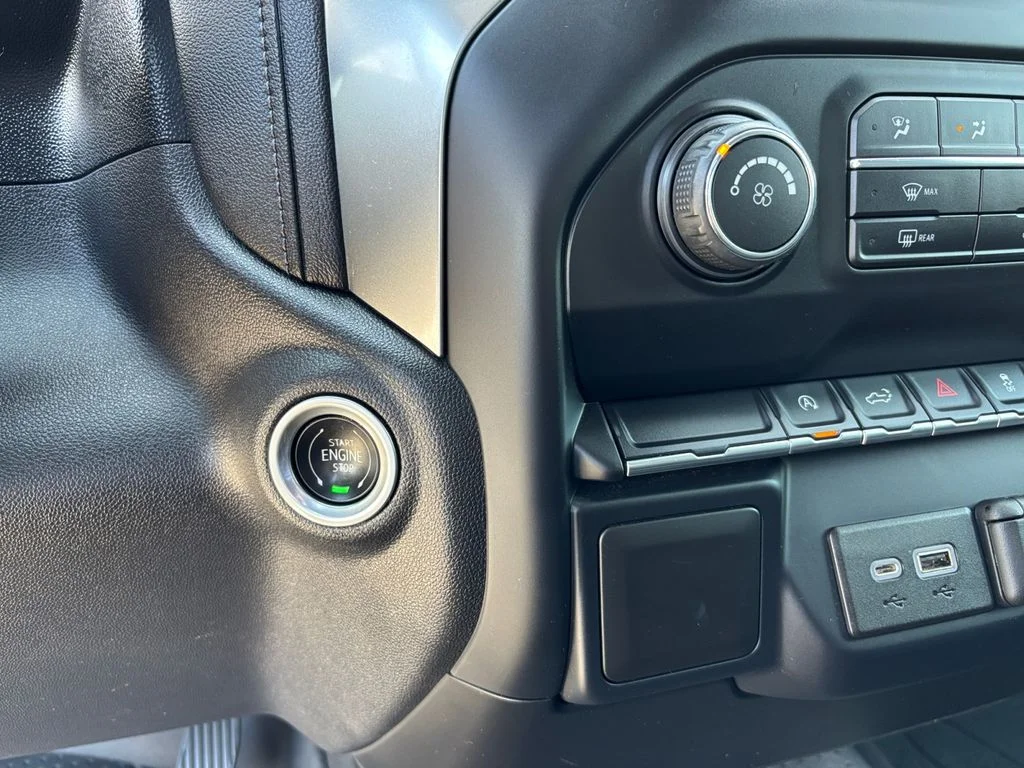 Used 2020 Black Chevrolet RST image 29