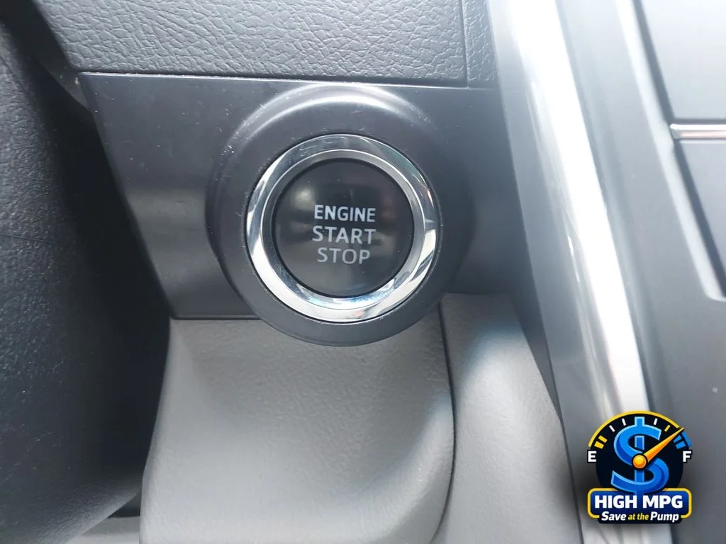Used 2017 Silver Toyota XLE image 15