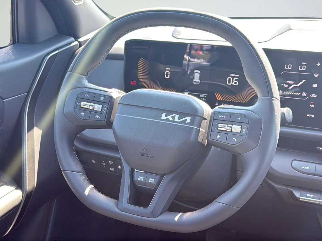 New 2027 Iceberg Green Kia X-Line S image 17
