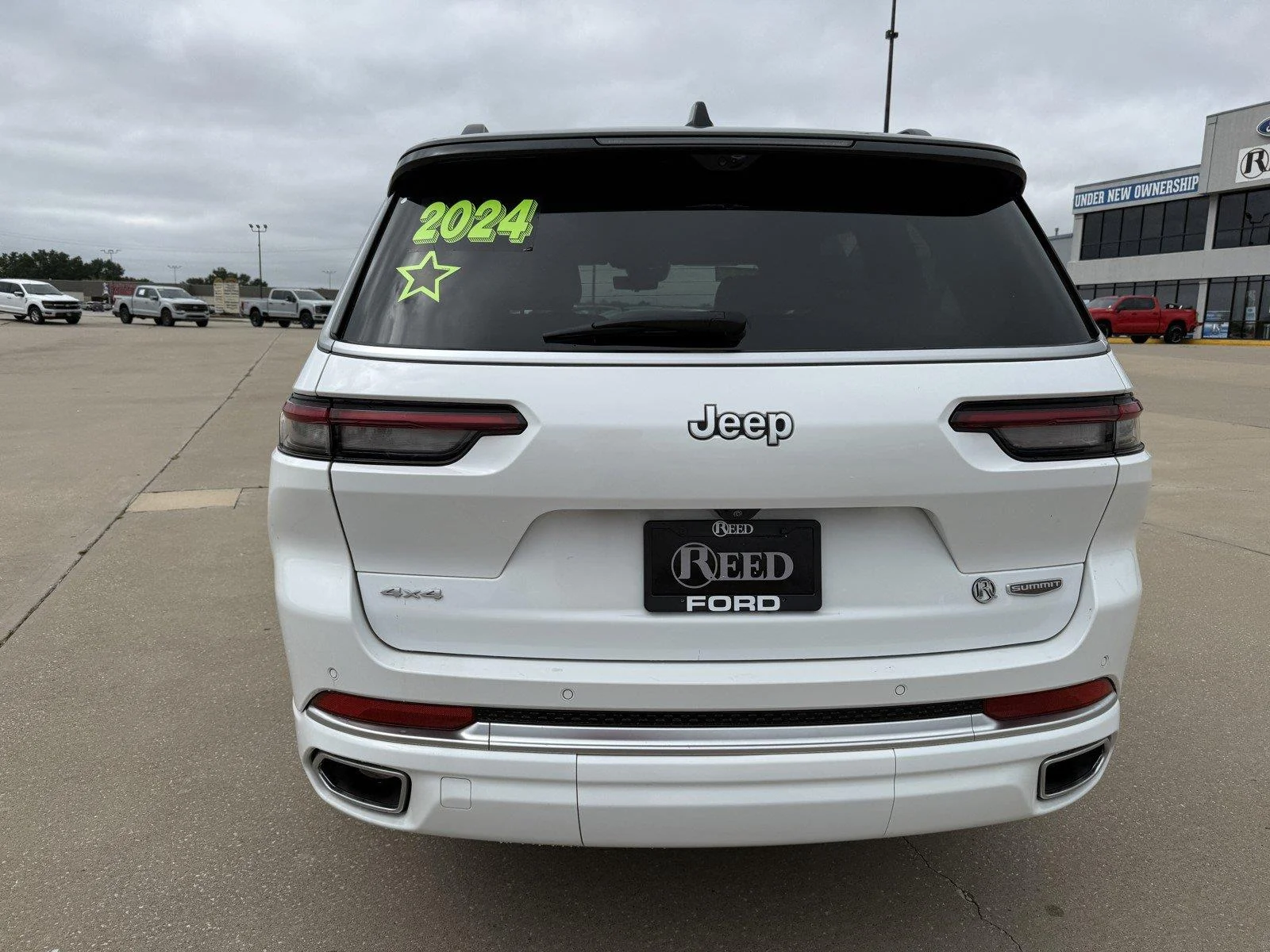 Used 2025 Metallic Jeep Overland image 8