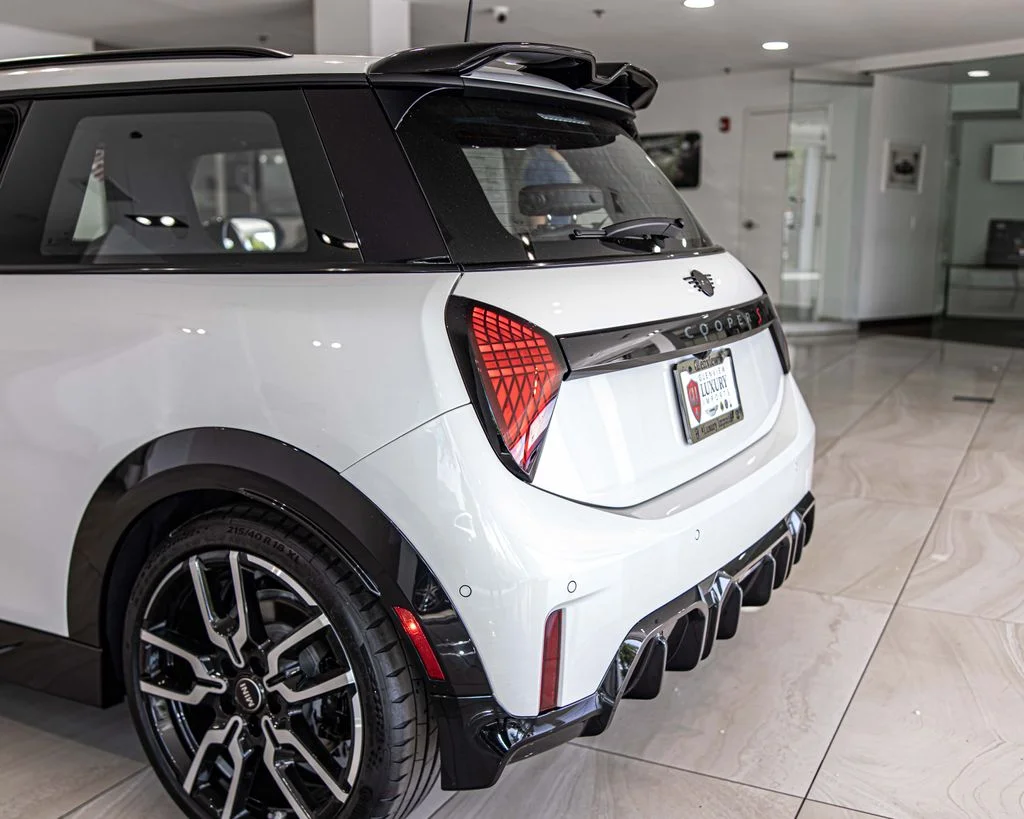 Used 2026 White MINI Signature Plus image 14