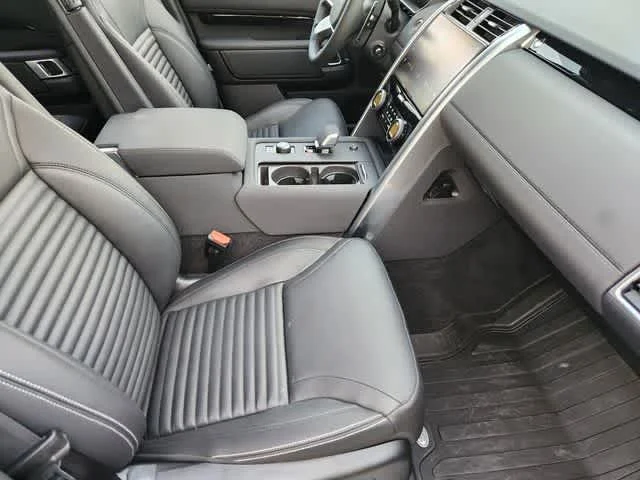 Used 2025 Santorini Black Metallic Land Rover S image 14