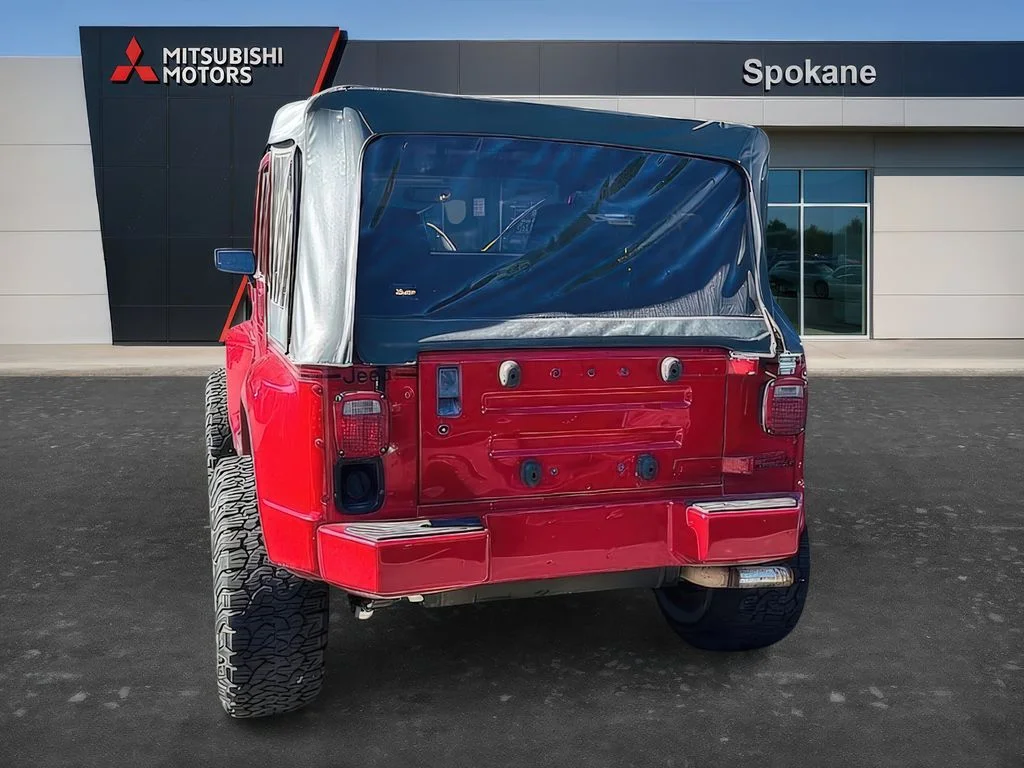 Used 1992 Red Jeep Renegade image 4