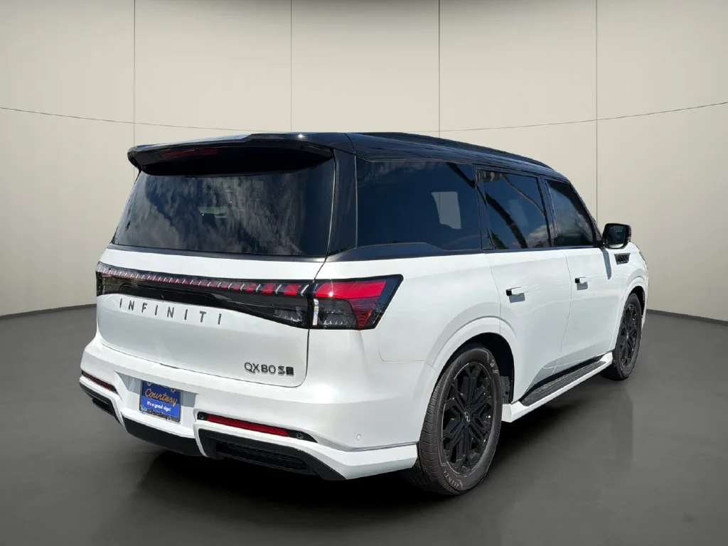 New 2027 2T RADIANT WHIT INFINITI Sport 4WD image 7